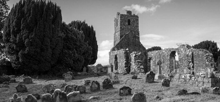 Explains and Itemizes Ulster Church Records